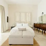 Palazzo Caminanti - 4* 레체