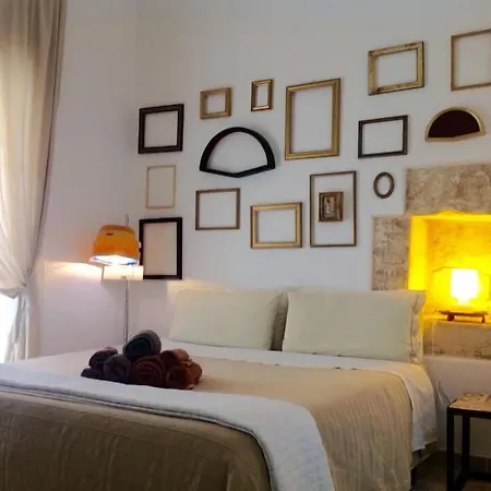 Palazzo Caminanti - 4* 莱切