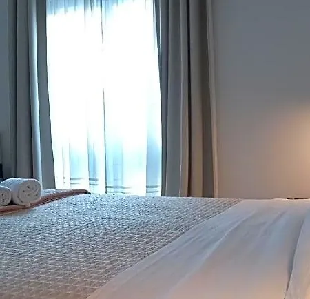 Palazzo Caminanti - 4* 레체
